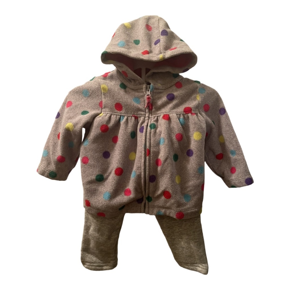 (3/10$)•Carters fleece set (sweater and pants) 9 months•